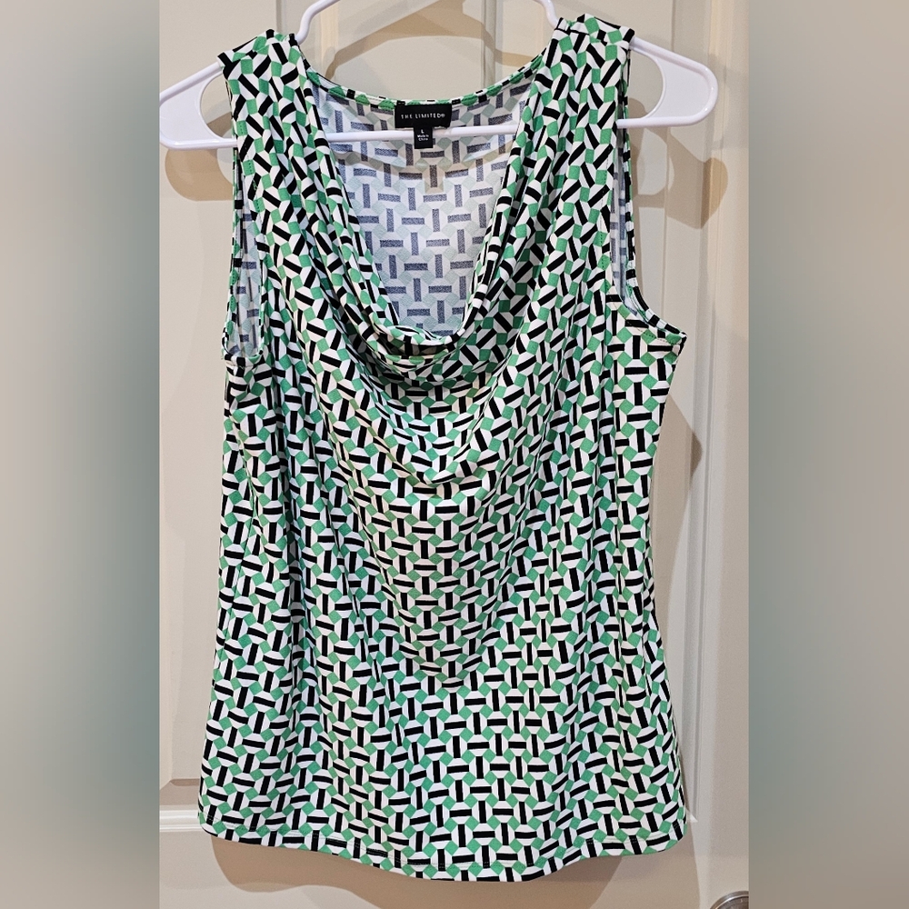 Geometric Patterned Sleeveless Top